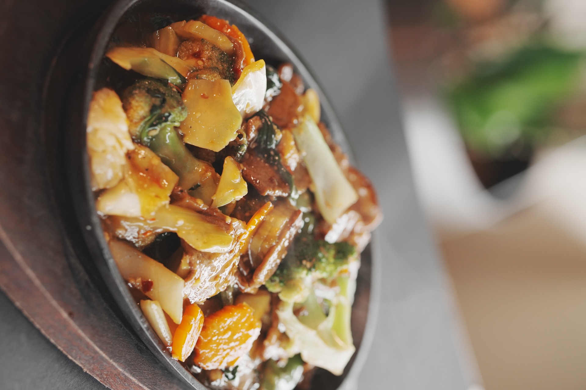 Sizzling Beef with Spicy Sauce